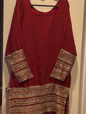 Ethnic Indian Wear Maroon Tunic with Gold Embroidery